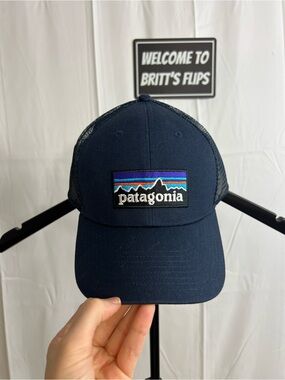 NWT Patagonia Navy Blue Mesh Trucker Hat